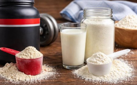 Nutricionista explica se trocar o whey caro por leite em pó é uma boa