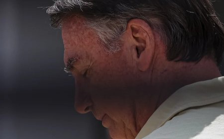 Bolsonaro Apresenta Melhora Clínica, mas Permanece na UTI em Brasília