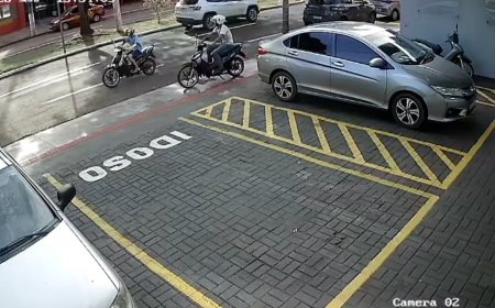Dupla Furta Motocicleta em Frente ao Quartel de Bombeiros