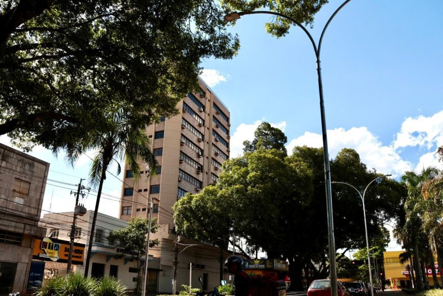 Calorão e chance de chuva: MS começa a semana com máxima de 39°C