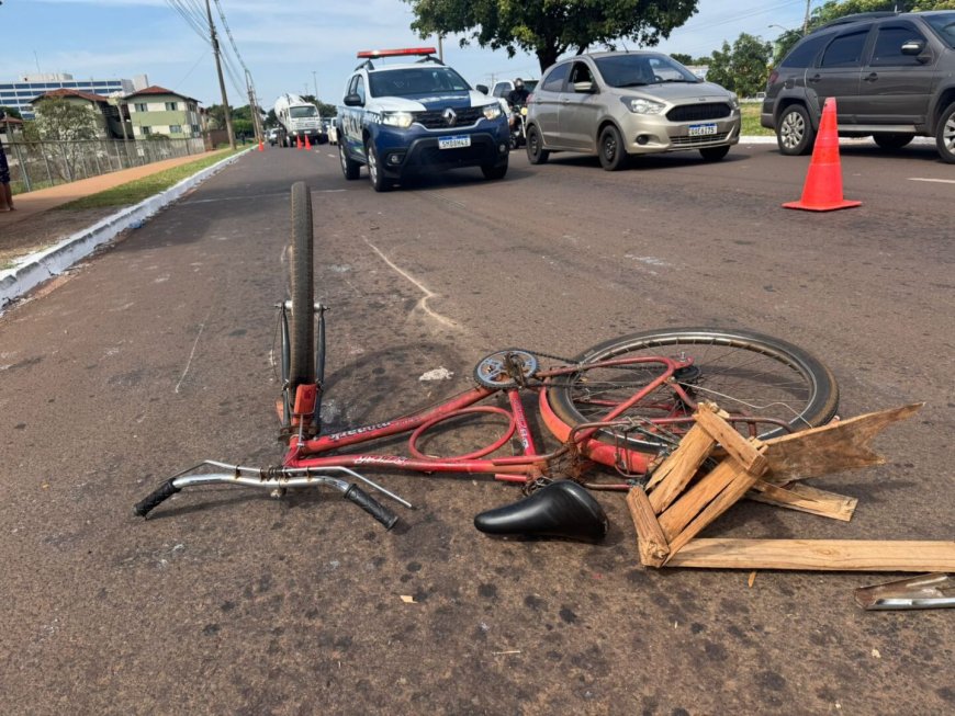 Idoso de 71 anos fica em estado gravíssimo após ser atropelado por caminhonete na Avenida Gunter Hans