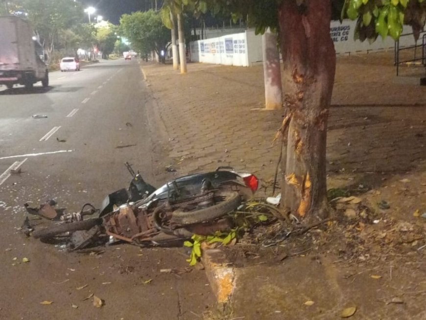 Jovem de 27 anos morre após colidir moto contra árvore em Dourados