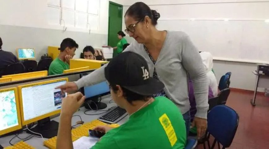 90 Vagas para Assistente Educacional em Mato Grosso do Sul: Salários de R$ 2,4 mil