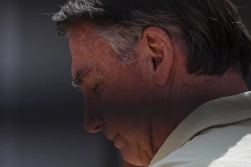 Bolsonaro Apresenta Melhora Clínica, mas Permanece na UTI em Brasília