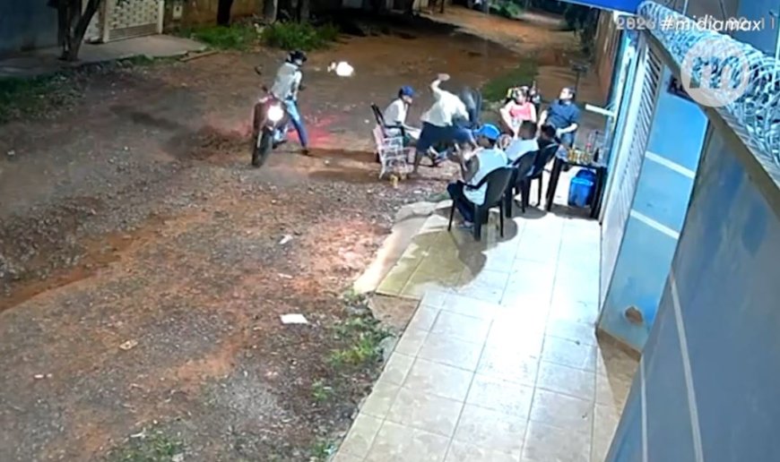 Motociclista Atira Contra Grupo de Pessoas em Campo Grande