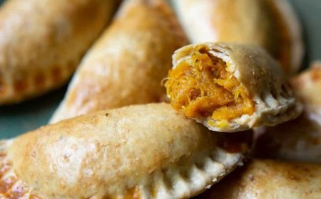 Pastel de Forno Simples com 3 Ingredientes: O Lanche Perfeito para Qualquer Hora