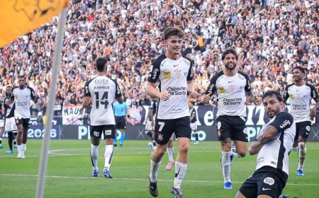Corinthians vence Vasco e deixa zona de rebaixamento no Brasileirão
