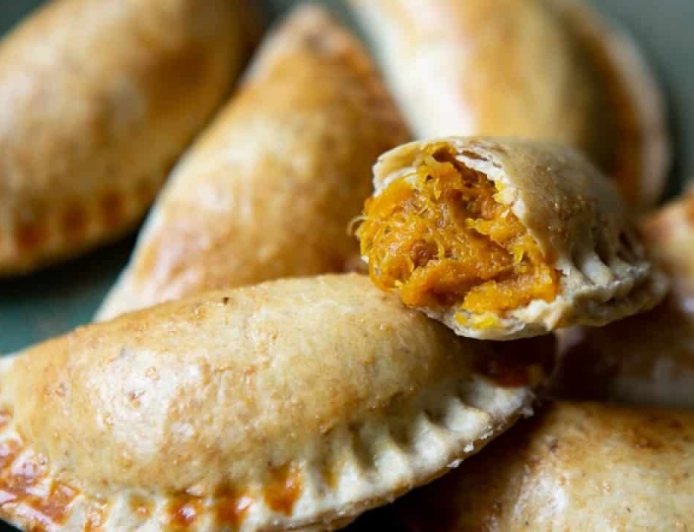 Pastel de Forno Simples com 3 Ingredientes: O Lanche Perfeito para Qualquer Hora