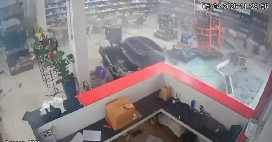Ventania destrói loja agropecuária no Coronel Antonino