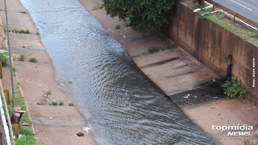 Homem Furta Carro e Tenta Se Esconder em Galeria Pluvial