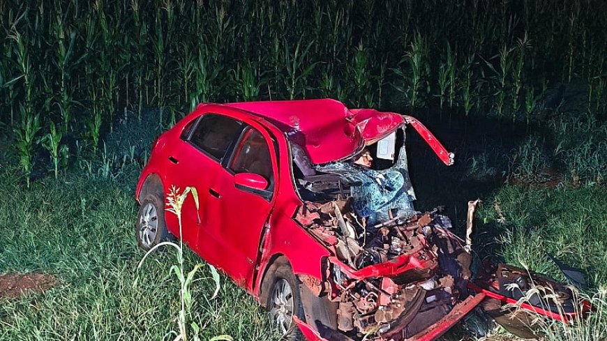 Acidente entre carreta e carro de passeio deixa um morto em MS