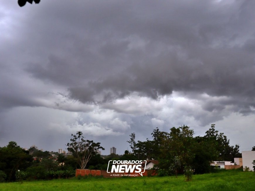 Inmet emite alerta de tempestade para Dourados com risco de granizo e ventos intensos