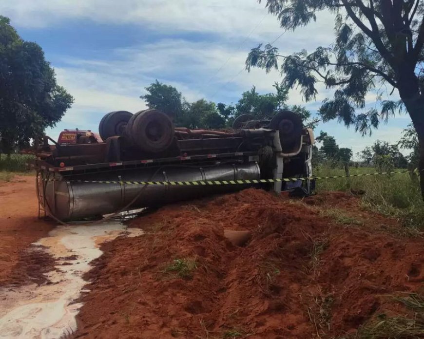 Caminhoneiro morre após acidente com caminhão carregado de leite Região da Casa Verde