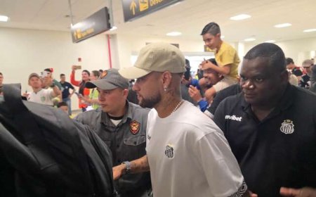 Neymar Recebe Carinho de Torcedores em Ponta Porã