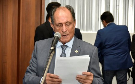 Zé Teixeira cobra recuperação do asfalto para bairros de Dourados