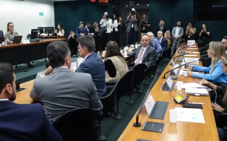 Votação da PEC do Fim da Escala 6x1 é Adiada