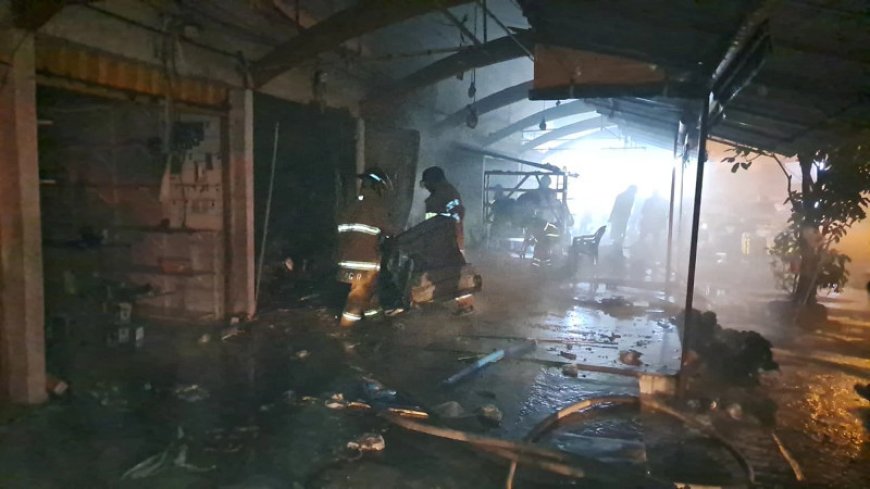 Incêndio suspeito destrói lojas na fronteira e levanta hipótese de ação criminosa