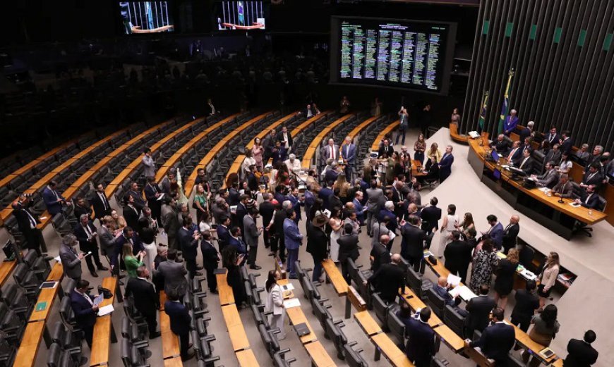 Congresso Derruba Veto de Lula e Mantém PL da Dosimetria