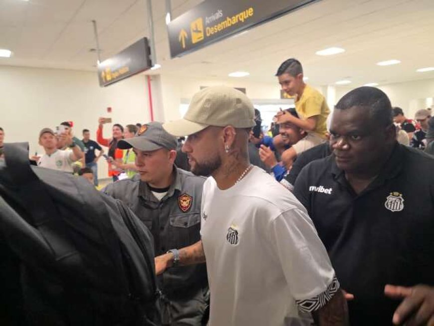 Neymar Recebe Carinho de Torcedores em Ponta Porã