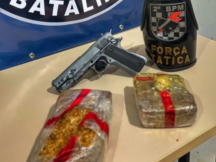 Homem Preso com Crack e Simulacro de Arma Após Abordagem Policial