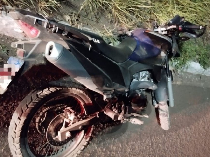 Motociclista morre ao colidir contra árvore em canteiro de avenida em Corumbá