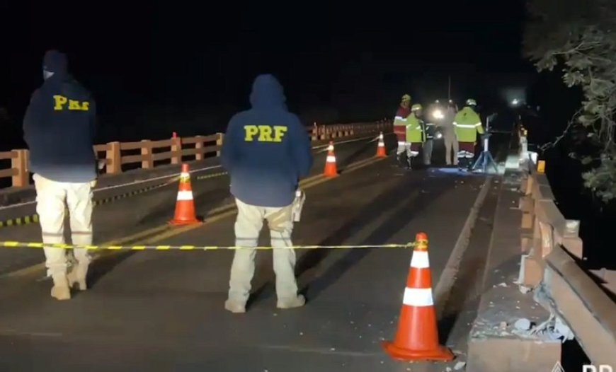 Caminhão rompe proteção de ponte e desaparece nas águas do Rio Vacaria na BR-163