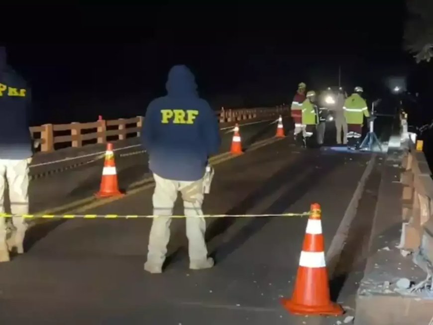 Motorista tomba caminhão caçamba em ponte do Rio Vacaria