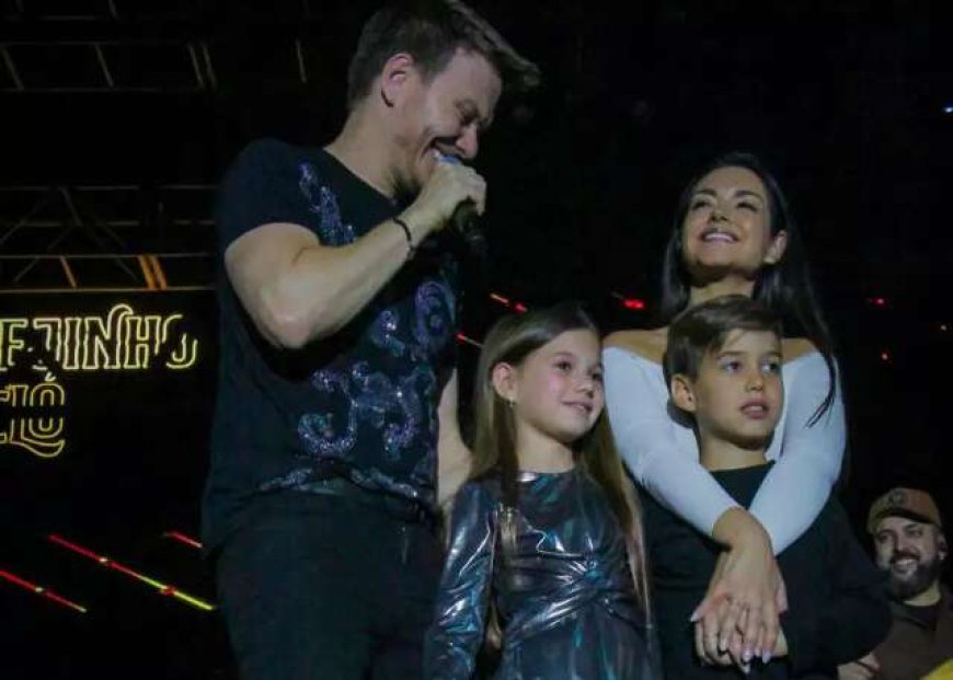 Michel Teló Leva Família ao Palco e Coloca Público para Dançar