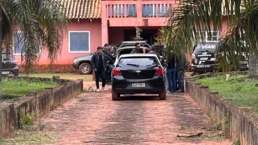 Marido é levado para prestar depoimento após morte da esposa com tiro na cabeça