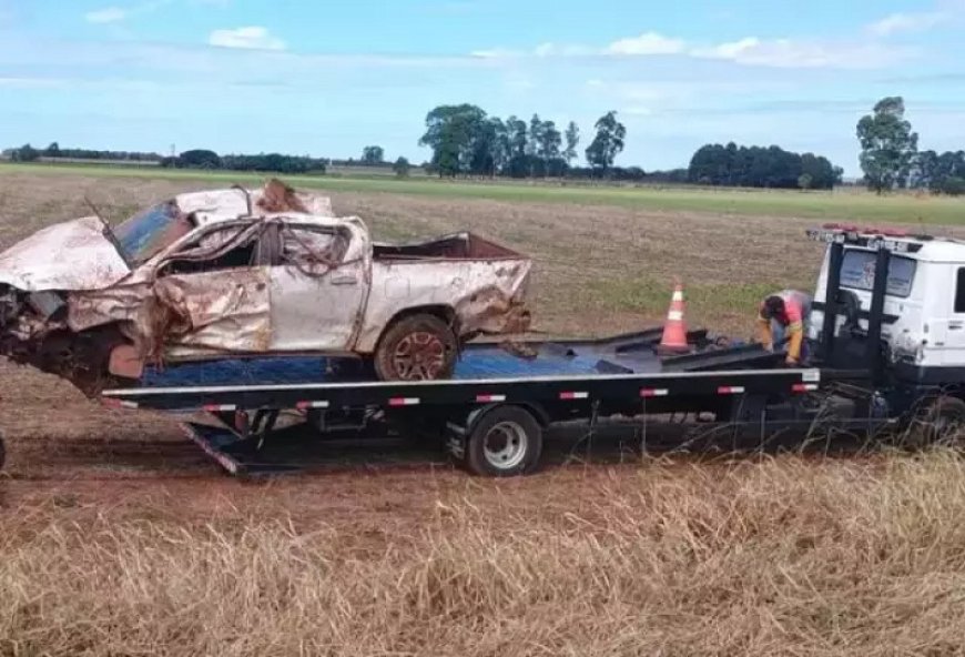 Morador de Dourados morre após Hilux sair da pista e capotar em rodovia de MS