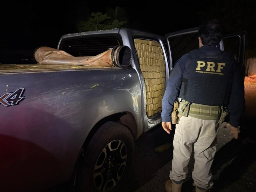 Perseguição termina com apreensão de 2t de maconha em caminhonete furtada