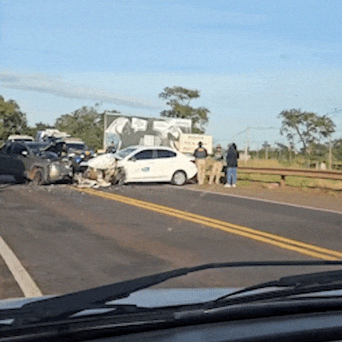 Acidente com Carro Oficial Causa Congestionamento na BR-163