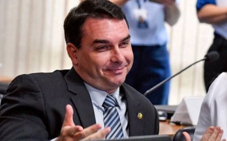 PGR tem até terça-feira para decidir se Bolsonaro e Flávio entrarão em inquérito sobre atuação de Eduardo nos EUA
