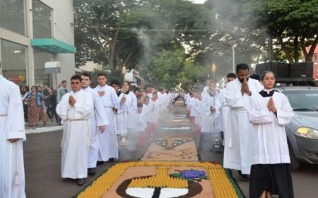 Corpus Christi: Celebração Reúne Fieis em Dourados com Tapetes, Missa e Procissão
