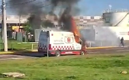 Ambulância Pega Fogo em Frente ao Aeroporto de Campo Grande