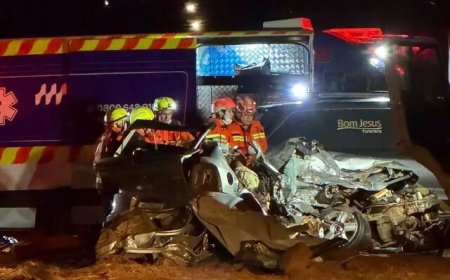 Dois Homens Morrem em Colisão entre Carro e Caminhão na BR-163