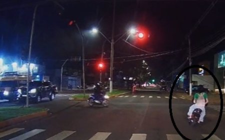 Moto elétrica 'fura' sinal vermelho e por pouco não provoca acidente em Dourados