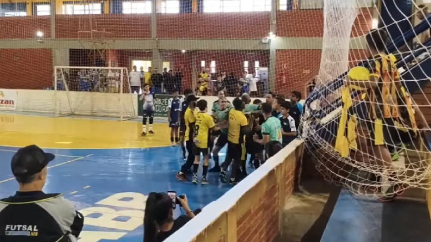 Briga entre adultos interrompe final do Sub-13 e mancha decisão em Dourados