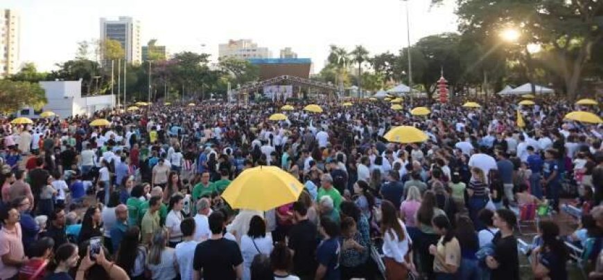 Missa de Corpus Christi reúne 30 mil pessoas em Campo Grande