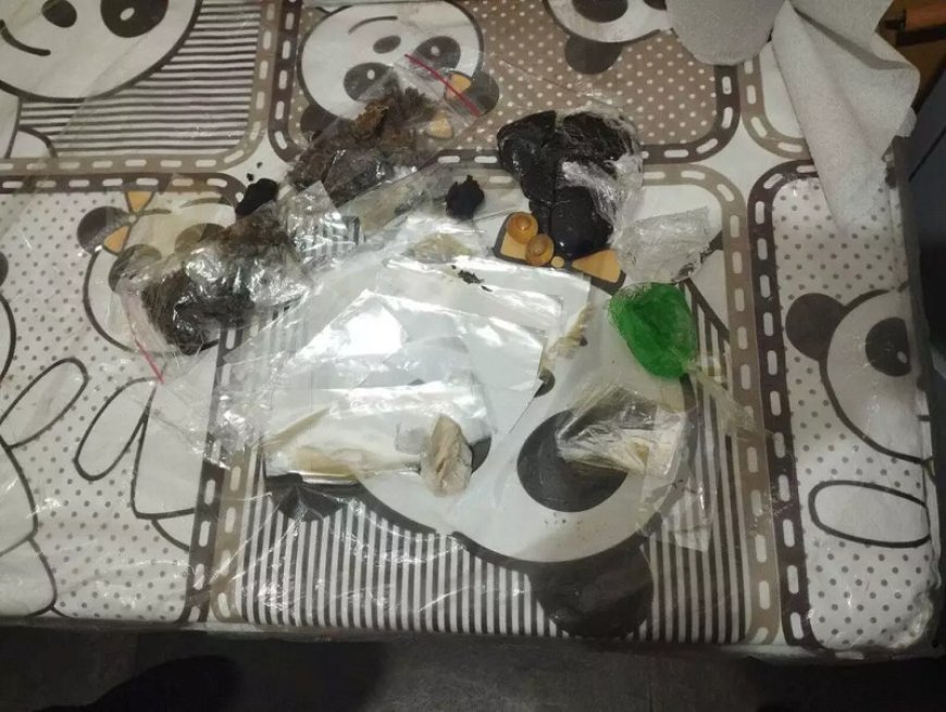 Mulher Flagrada com Droga no Sutiã é Presa em Penitenciária
