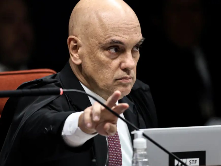 Moraes pede parecer da PGR sobre apreensão de arma de Bolsonaro