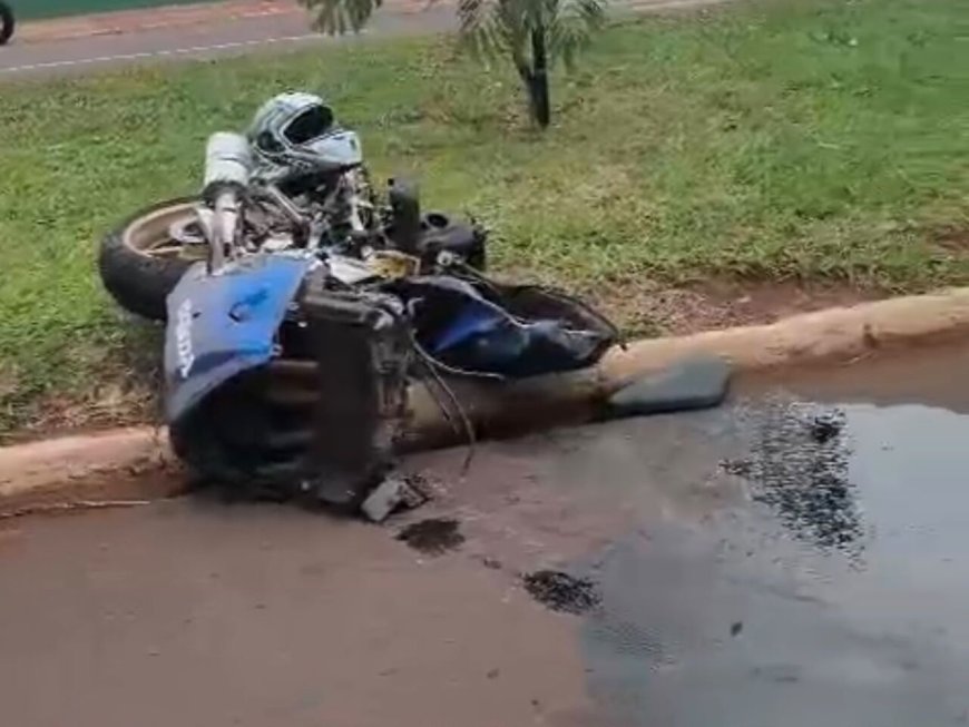Moto 'parte ao meio' em acidente na Marcelino Pires em Dourados