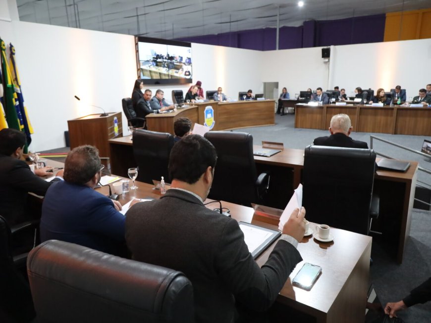 Câmara de Dourados aprova LDO 2027 e novas regras do estacionamento rotativo