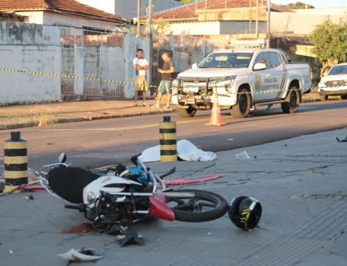 Motociclista morre e outro fica gravemente ferido em acidente em Campo Grande