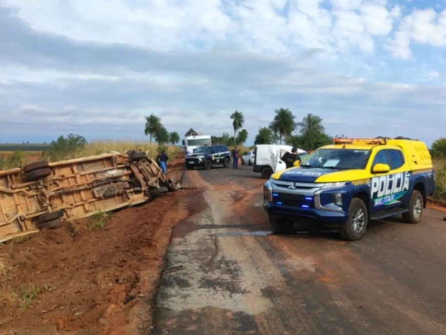 Acidente entre Carro e Caminhão na MS-295 Deixa Mulher Morta e Marido Ferido