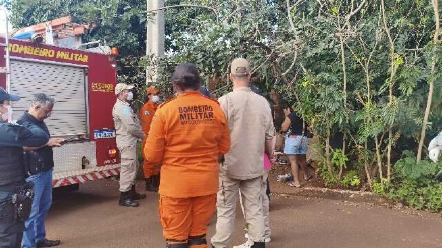 Mulher passa 3 dias com mãe morta no quarto e polícia investiga se foi crime