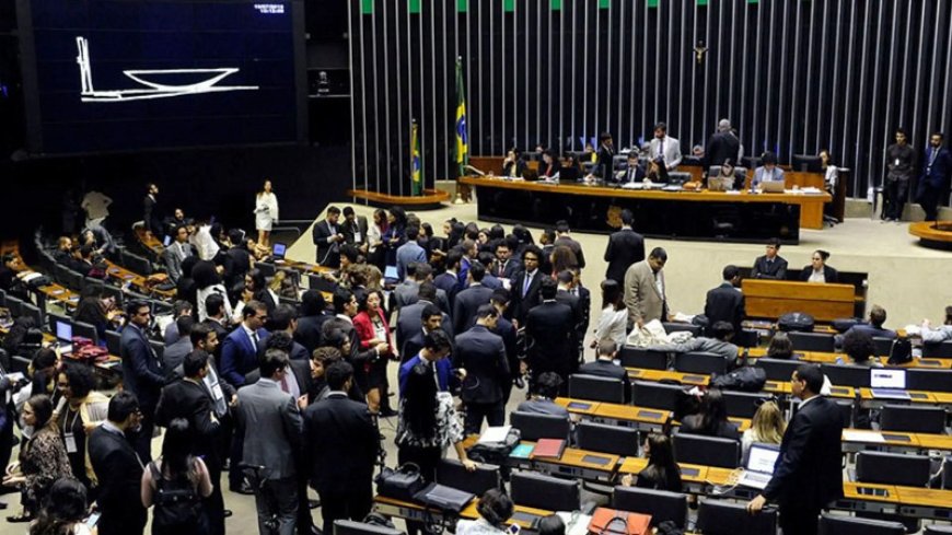 Comissão da Câmara convoca Mauro Vieira para explicar posição do governo sobre PCC e Comando Vermelho